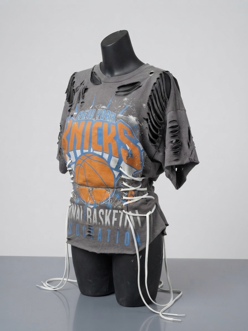 New York Knicks Distressed Graphic Tee - Gray, Orange & Blue